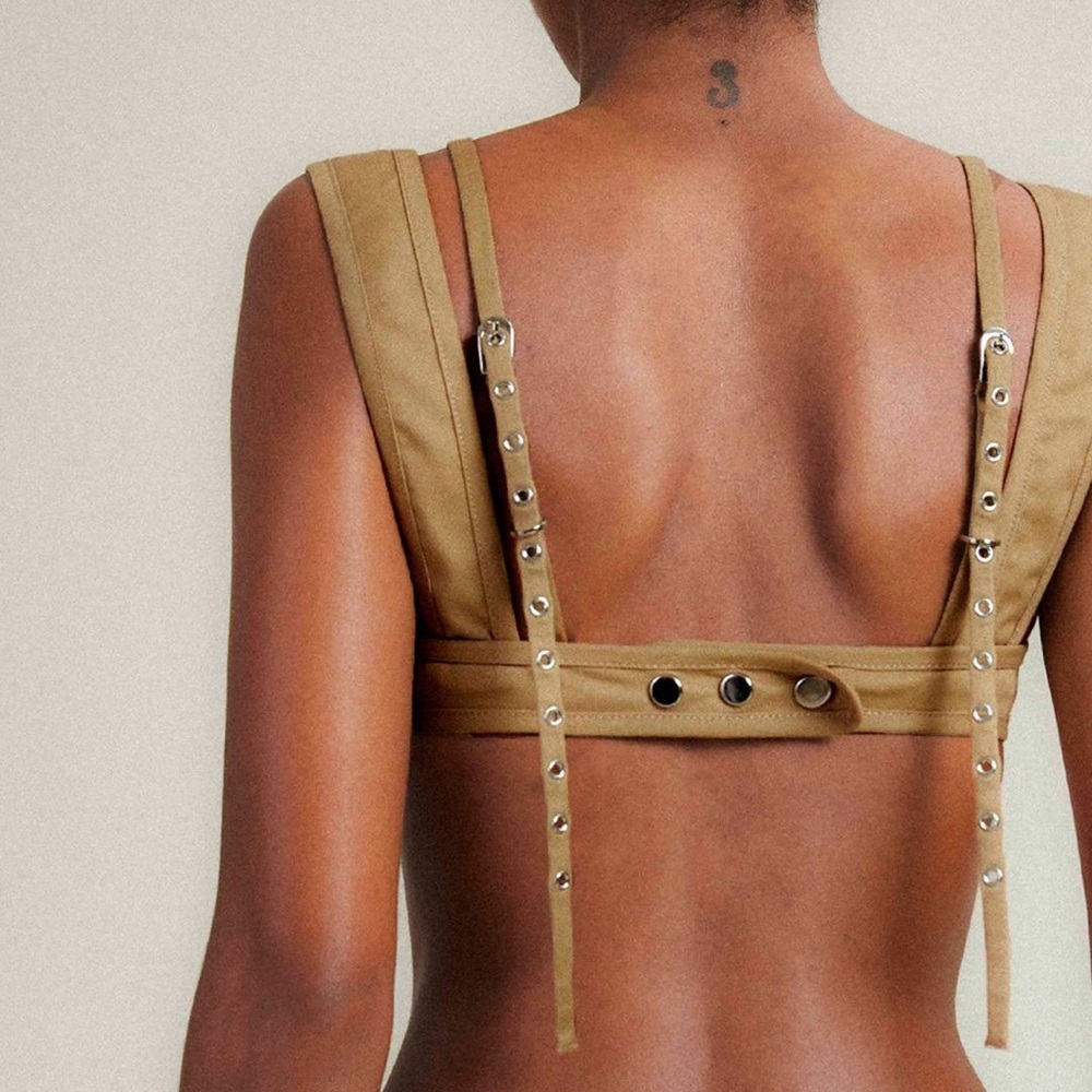 Orseund Iris • Lace trimmed bralette in dark khaki - Picture 3 of 9